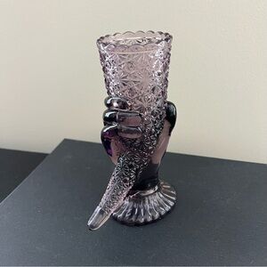 Fenton 1940’s amethyst hand vase with button and daisy cornucopia